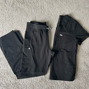 Figs Black Scrub Set